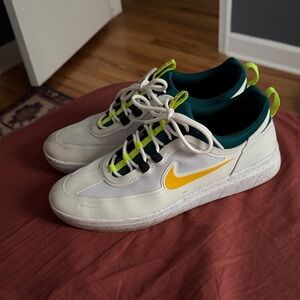 Nike SB Shoes NYJAH Free 2 Mens 10 US University Gold Oregon Skater